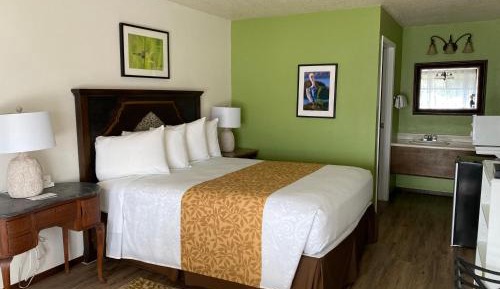 Queen Room