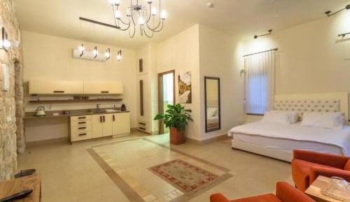 Deluxe Family Suite