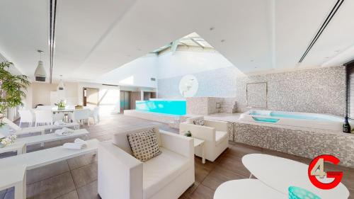 Apartment - Split Level