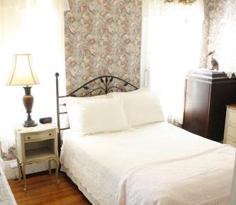 Double Room with Shared Bathroom #8
