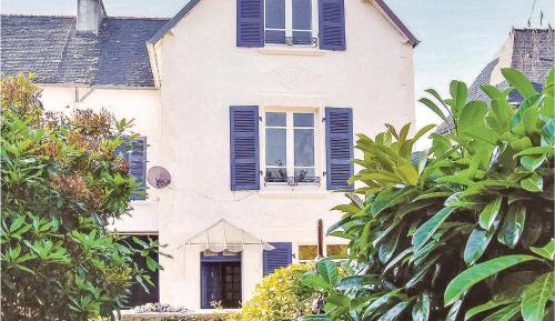 Five-Bedroom Holiday Home
