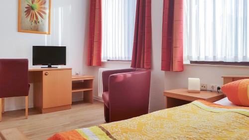 Large Single Room