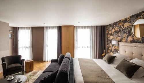 Large Suite