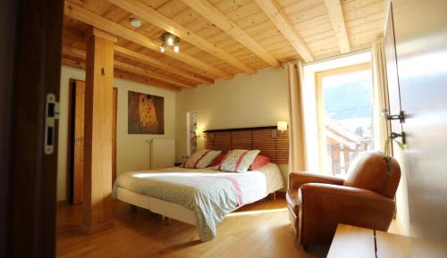 Deluxe Double or Twin Room with Mountain View