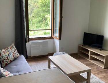 Apartment with Garden View