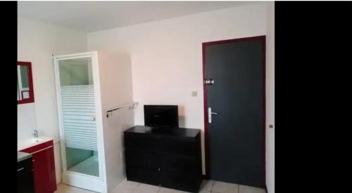 Studio with Garden View