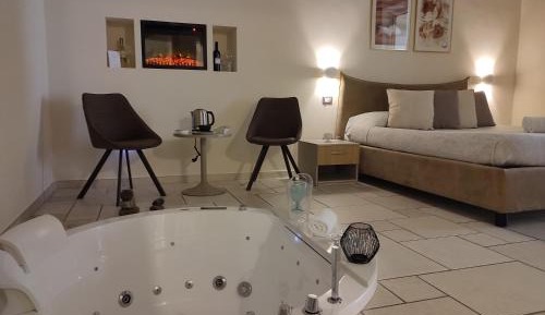 Suite with Hot Tub
