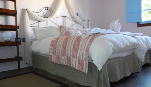 One-Bedroom Apartment with Sea View