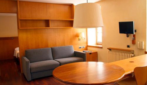 Standard One-Bedroom Apartment (4 Adults)