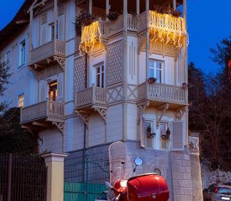 Apartment with Garden View