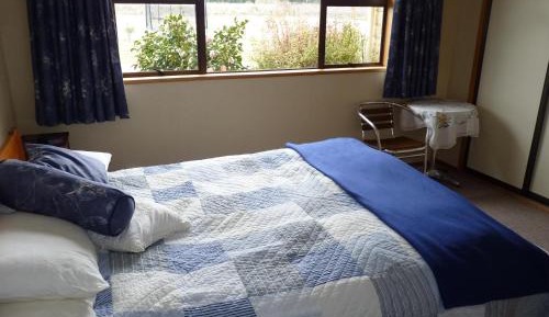 Deluxe Queen Suite
