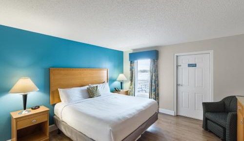 Deluxe King Suite