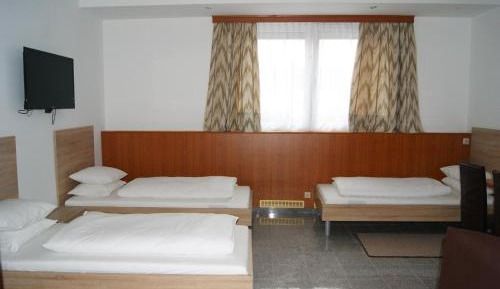 Basic Triple Room