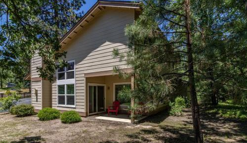 Five Bedroom Holiday Home