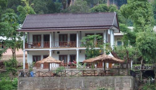 Standard Twin Room with River View