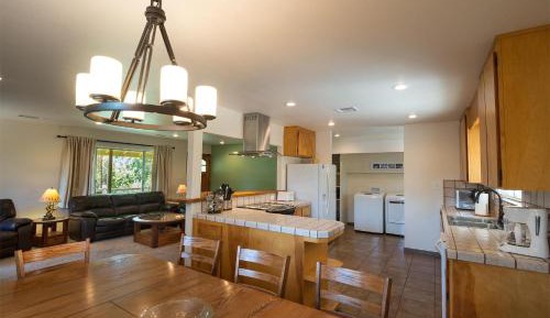 Three-Bedroom Holiday Home 