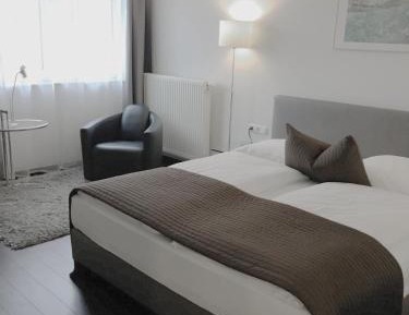 Apartment (2 Adults)