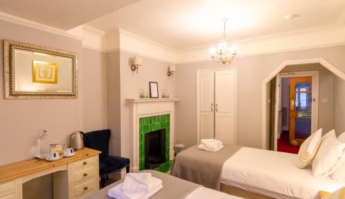 Deluxe Double or Twin Room