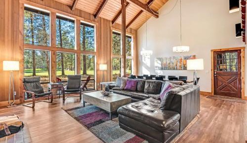 Six Bedroom Holiday Home