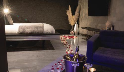 Suite with Hot Tub