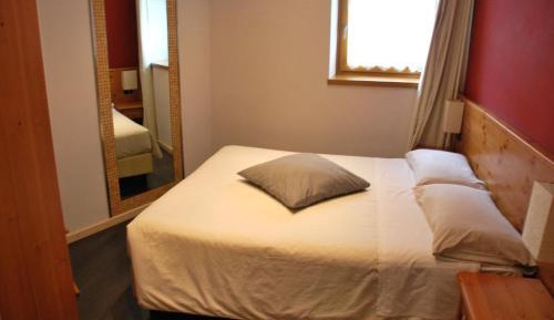 Two-Bedroom Apartment (4 Adults)