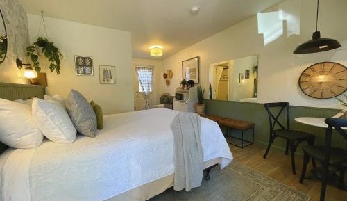 Queen Room