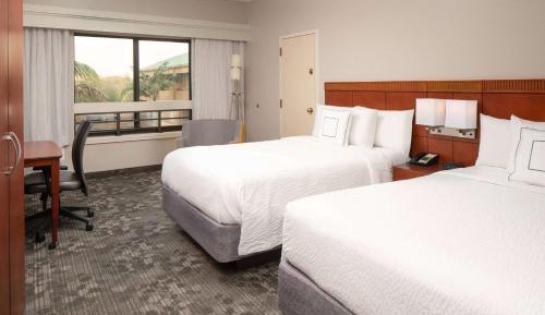 Deluxe Queen Room with Two Queen Beds