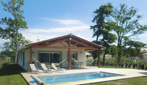 Three-Bedroom Holiday Home 