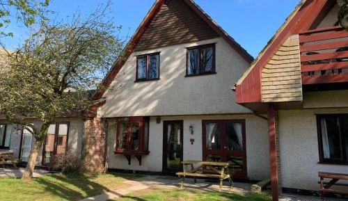 Three-Bedroom Holiday Home 