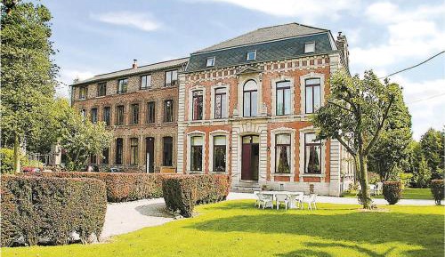 Five-Bedroom Holiday Home