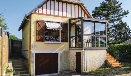 Three-Bedroom Holiday Home 