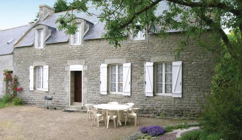 Five-Bedroom Holiday Home