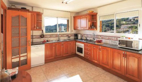 Five-Bedroom Holiday Home