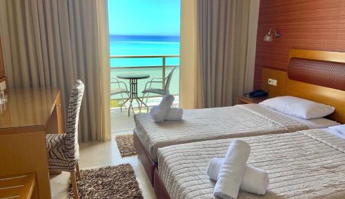 Double or Twin Room with Sea View
