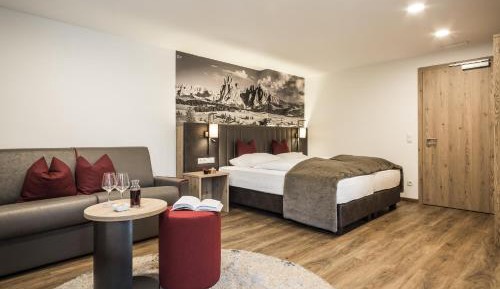 Deluxe Family Room