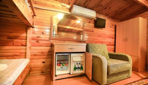 Bungalow (4 Adults)