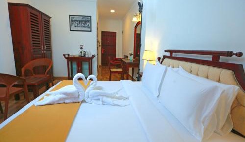 Deluxe Double or Twin Room with Mountain View