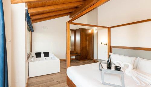Deluxe Apartment with jacuzzi