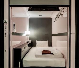 Business Class Cabin - Female Only