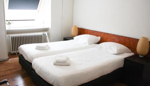 Twin Room with Shared Toilet