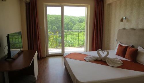 Twin Room with Balcony (2 Adults + 1 Child)