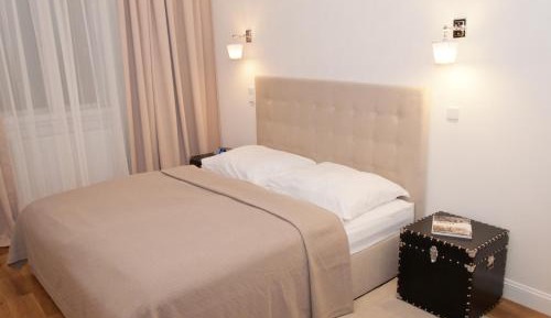 Large One-Bedroom Apartment