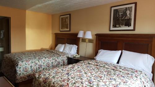 Queen Room with Two Queen Beds  - Non-Smoking