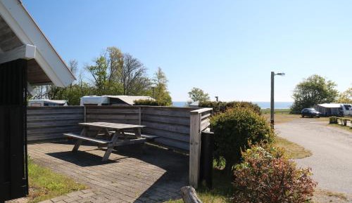 Cottage with Shared Bathroom (2 Adults)