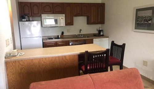 Deluxe King Suite