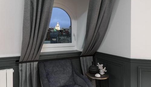 Two Bedrooms A/C Apartment with Sacré Coeur View