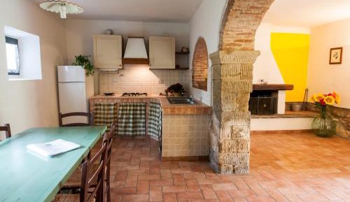 Standard Two-Bedroom Apartment (4 Adults)