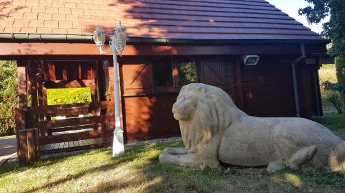 Chalet (5 Adults)
