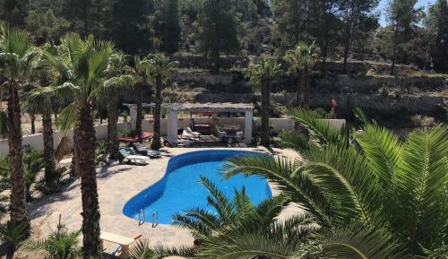 Apartment with Pool View 