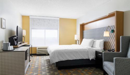 Standard King Room with Sofa Bed - Non-Smoking